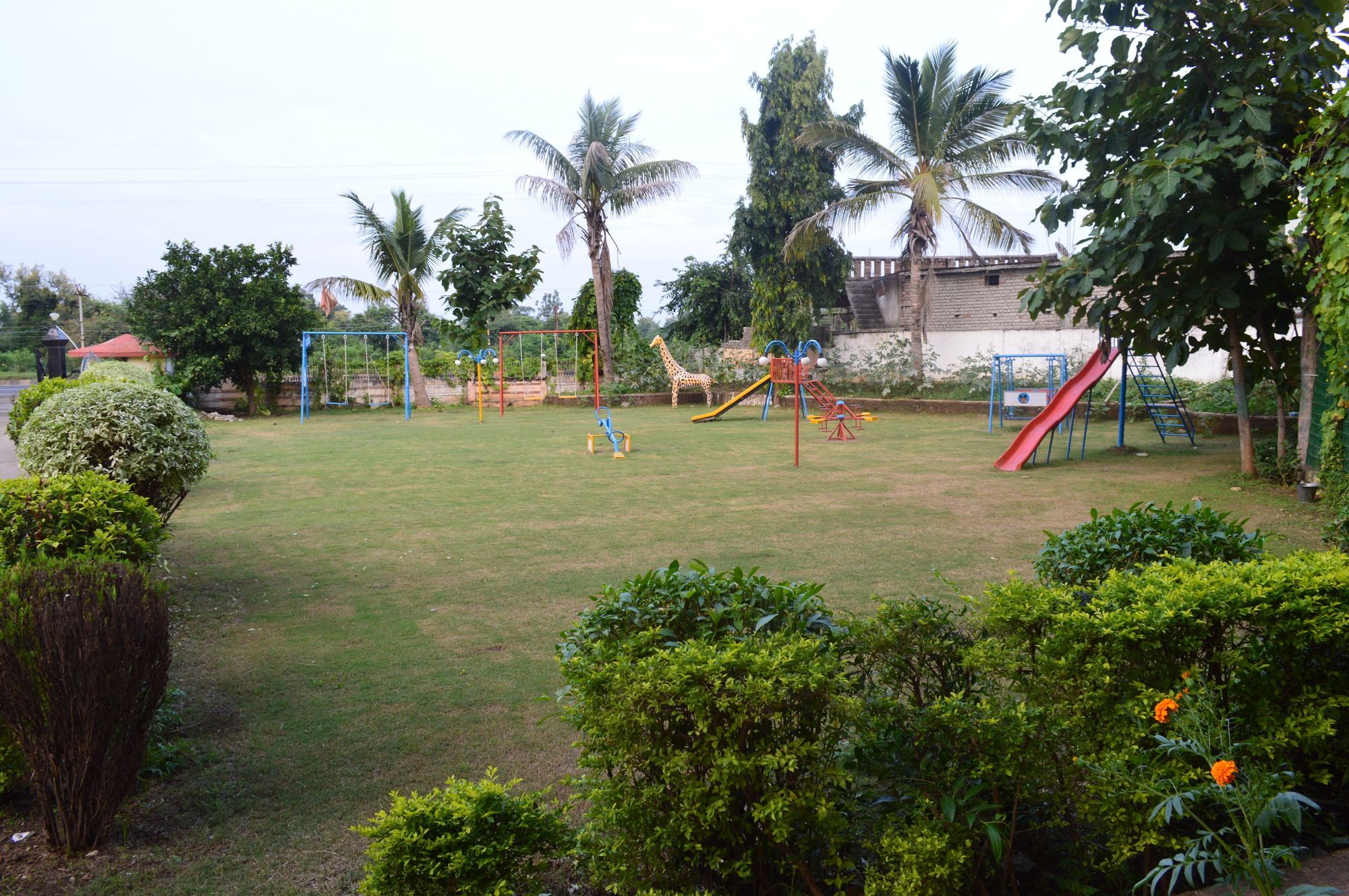 Hotel Sunrise N Resorts Nagpur Esterno foto