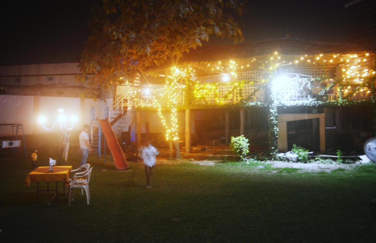 Hotel Sunrise N Resorts Nagpur Esterno foto